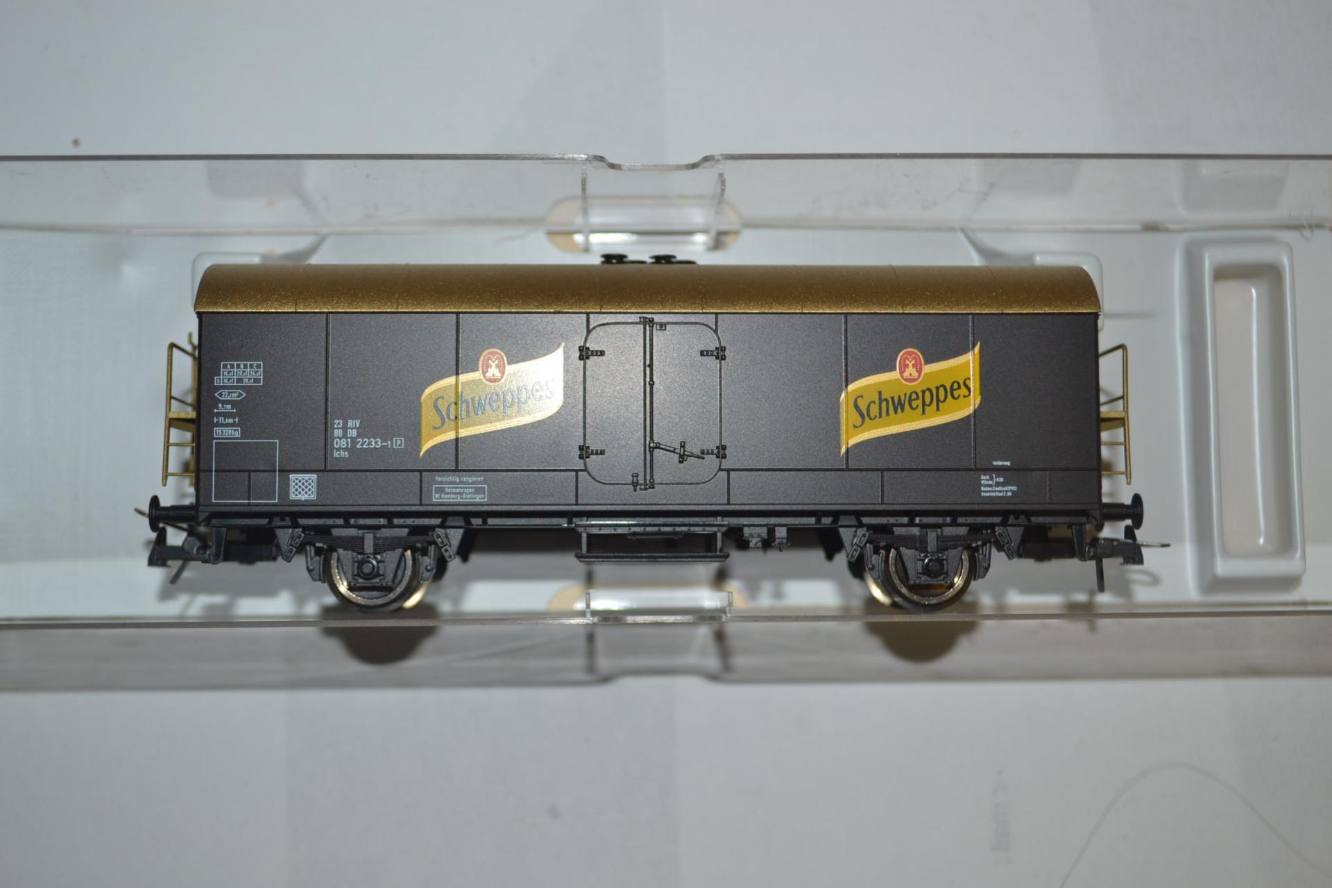 Wagon couvert schweppes