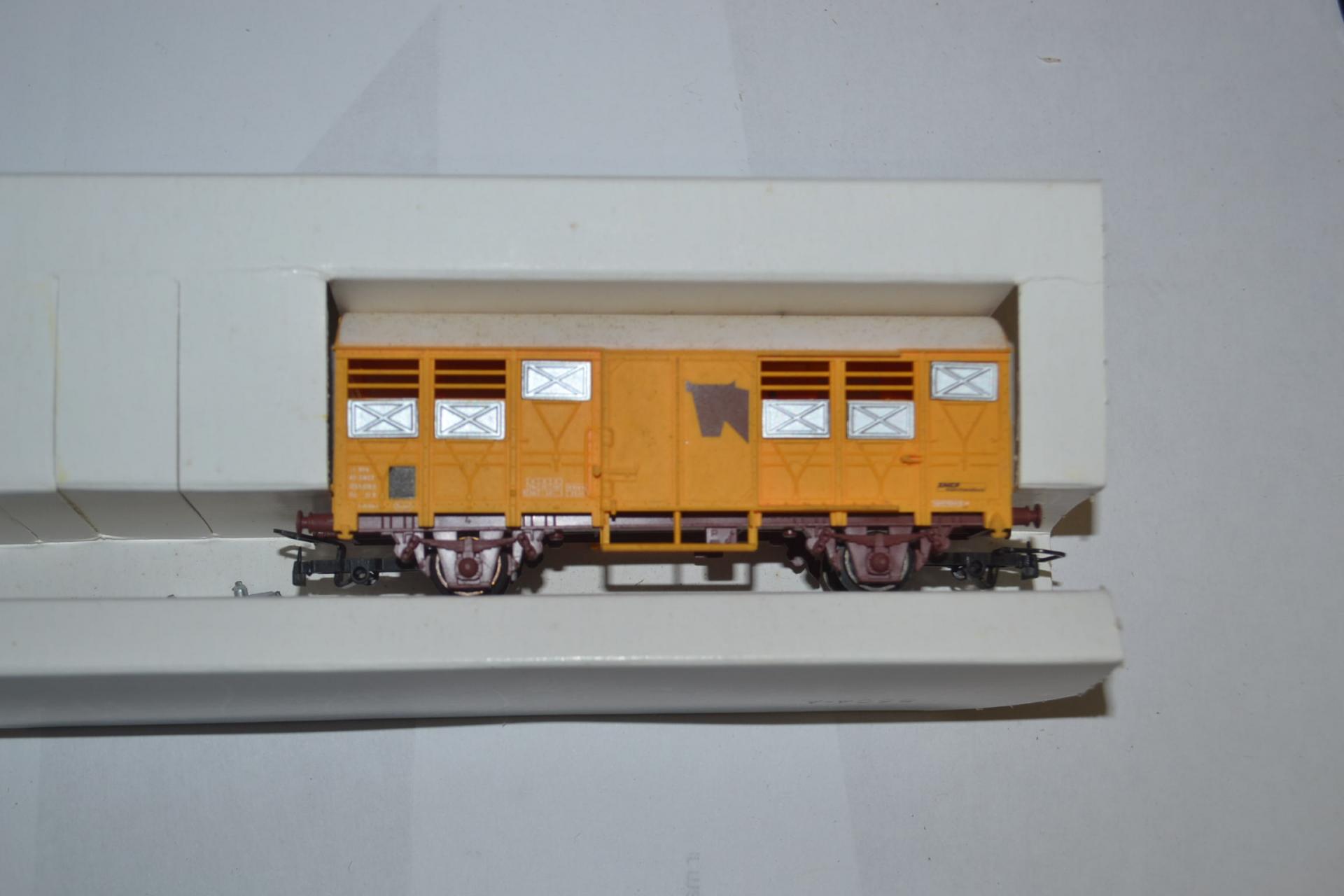 Wagon couvert transport petits animaux